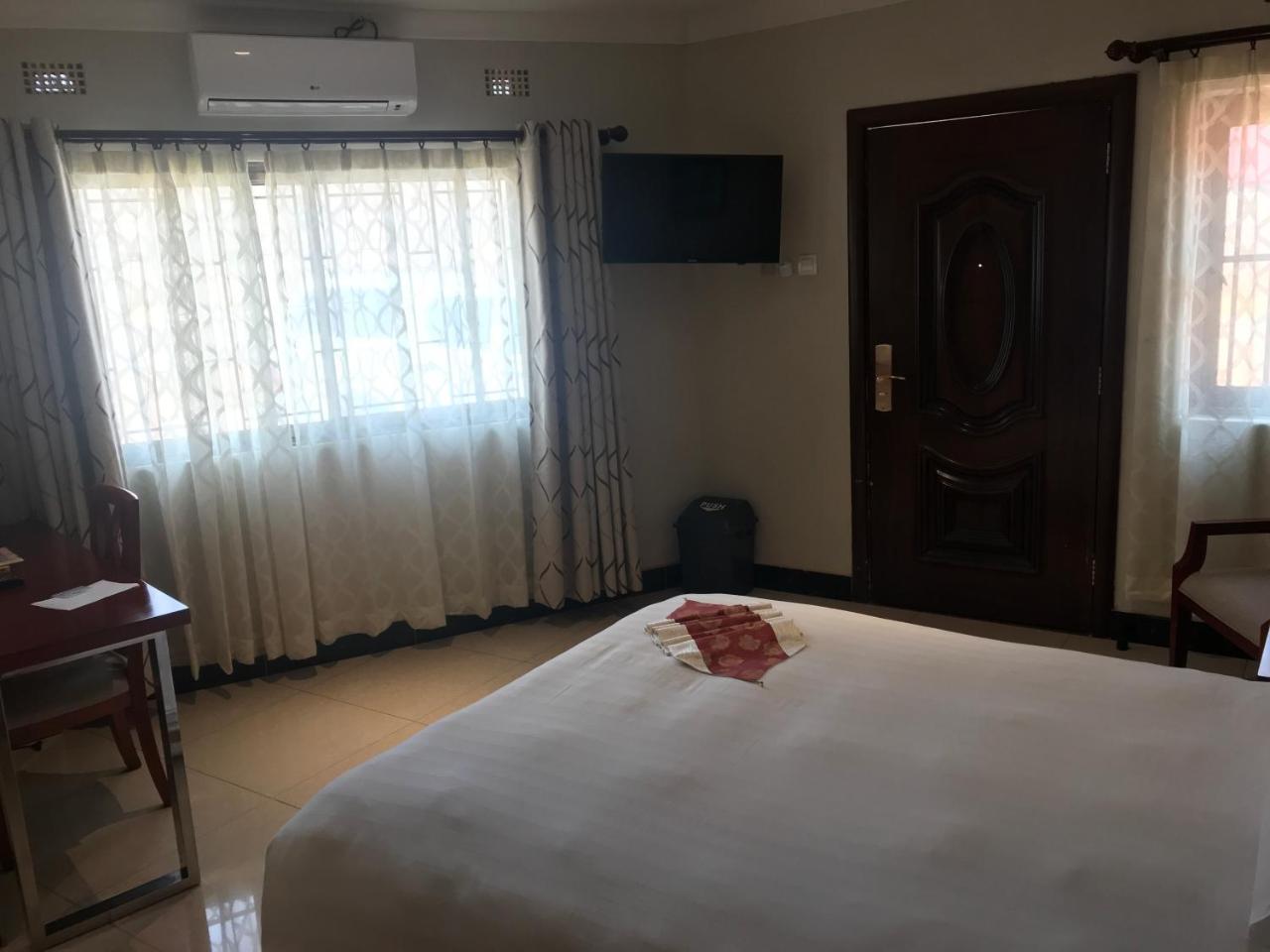 Northern Rock Hotel Mpika Dış mekan fotoğraf